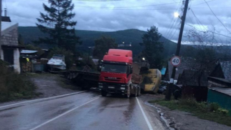 Из-за ДТП перекрыли улицу Некрасова в Усть-Куте